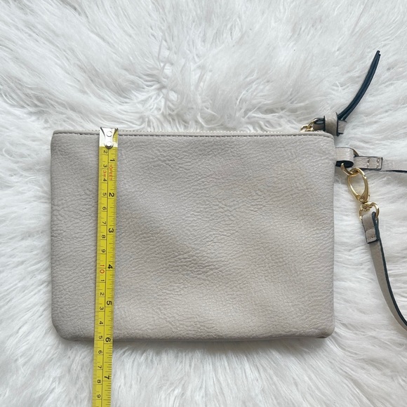 Steve Madden Wristlet - Picture 3 of 4